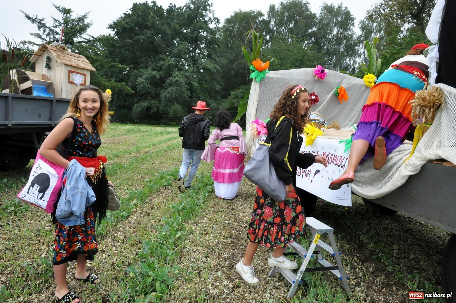 Zdjęcie w galerii na portalu naszraciborz.pl: Dożynki 2019. Gmina Krzyżanowice bawiła się w Rudyszwałdzie [FOTO i WIDEO] wiadomości z regionu