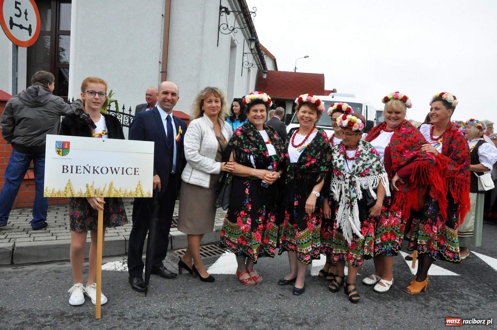 Zdjęcie w galerii na portalu naszraciborz.pl: Dożynki 2019. Gmina Krzyżanowice bawiła się w Rudyszwałdzie [FOTO i WIDEO] wiadomości z regionu