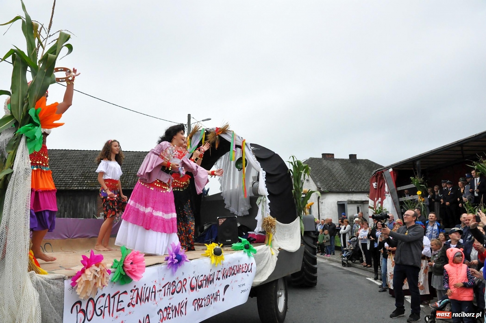 Zdjęcie w galerii na portalu naszraciborz.pl: Dożynki 2019. Gmina Krzyżanowice bawiła się w Rudyszwałdzie [FOTO i WIDEO] wiadomości z regionu