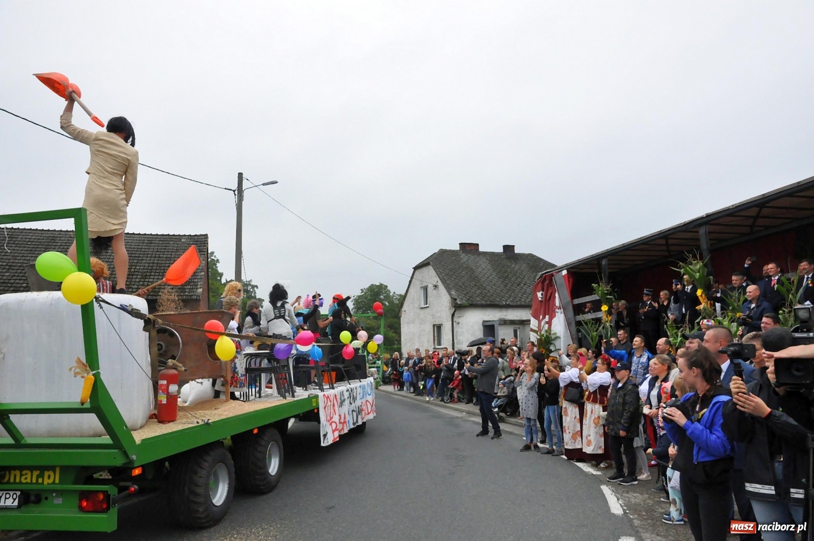 Zdjęcie w galerii na portalu naszraciborz.pl: Dożynki 2019. Gmina Krzyżanowice bawiła się w Rudyszwałdzie [FOTO i WIDEO] wiadomości z regionu