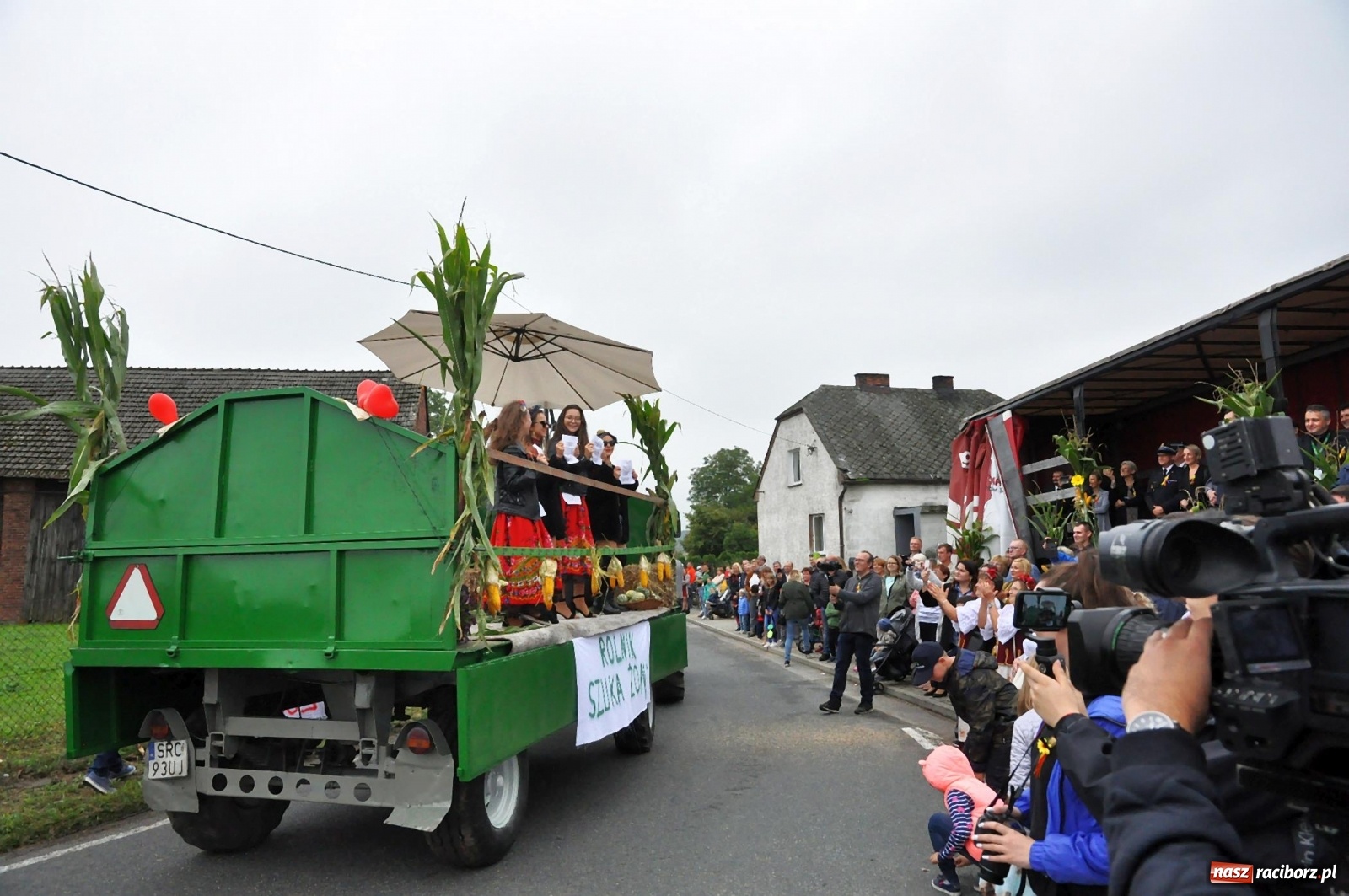 Zdjęcie w galerii na portalu naszraciborz.pl: Dożynki 2019. Gmina Krzyżanowice bawiła się w Rudyszwałdzie [FOTO i WIDEO] wiadomości z regionu
