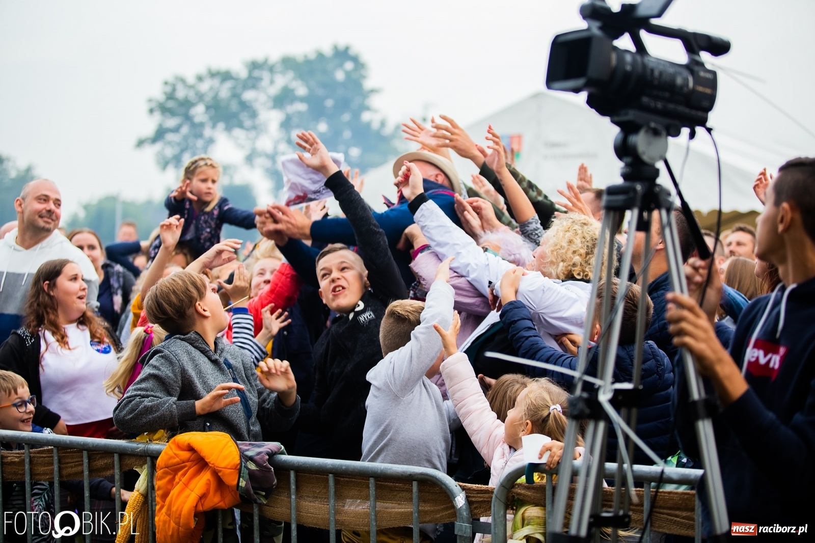 Zdjęcie w galerii na portalu naszraciborz.pl: After Party gwiazdą dożynek Gminy Krzyżanowice [FOTO i WIDEO] wiadomości z regionu