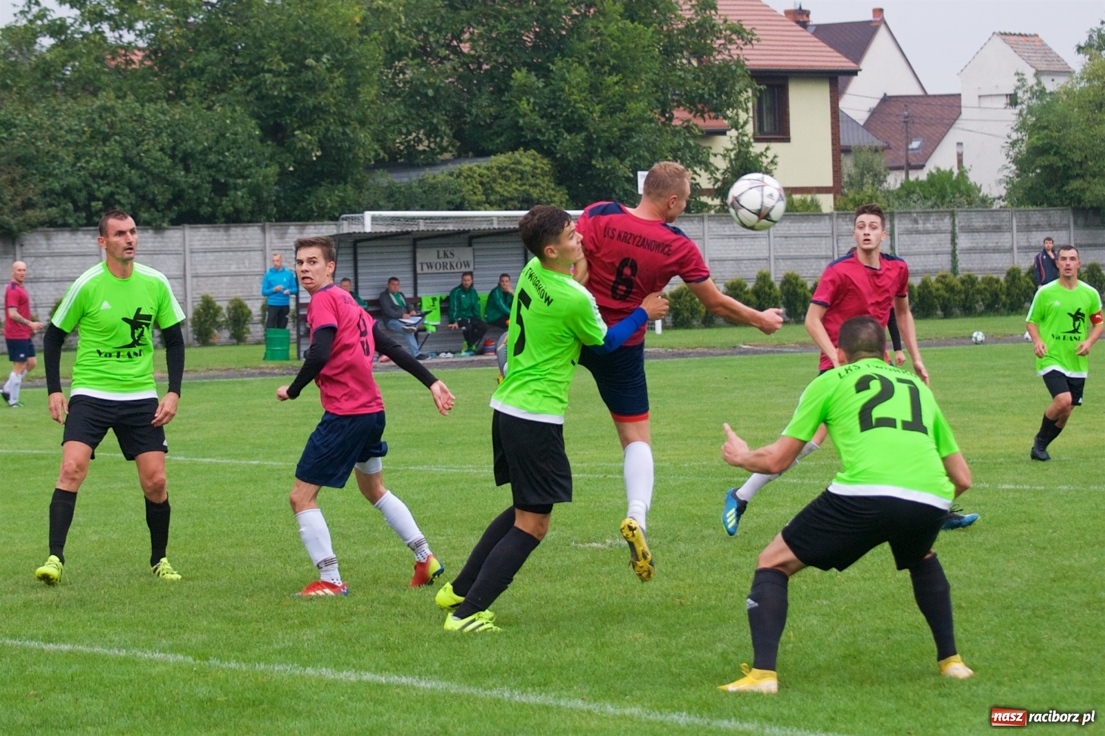 Zdjęcie w galerii na portalu naszraciborz.pl: Derby gminy. Łatwe zwycięstwo Krzyżanowic [FOTO] wiadomości z regionu