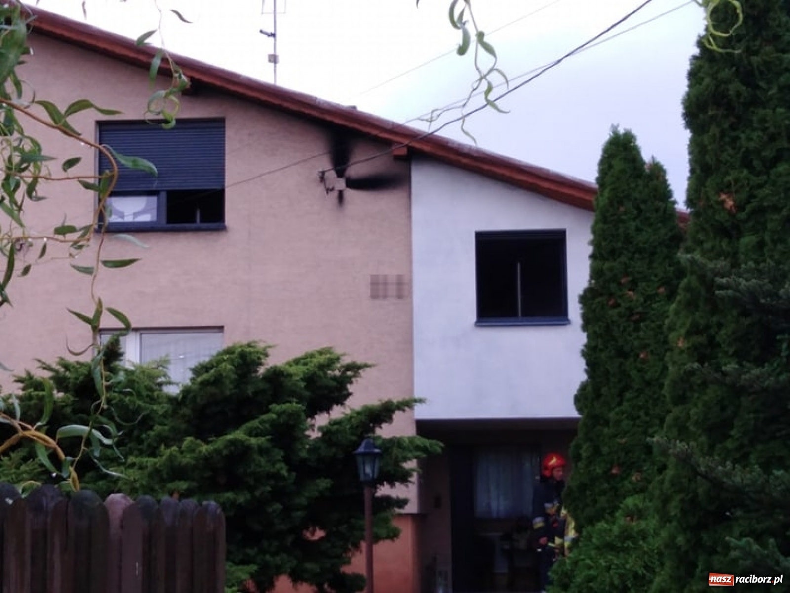 Zdjęcie w galerii na portalu naszraciborz.pl: Piorun uderzył w posesję w Kobyli [FOTO] wiadomości z regionu