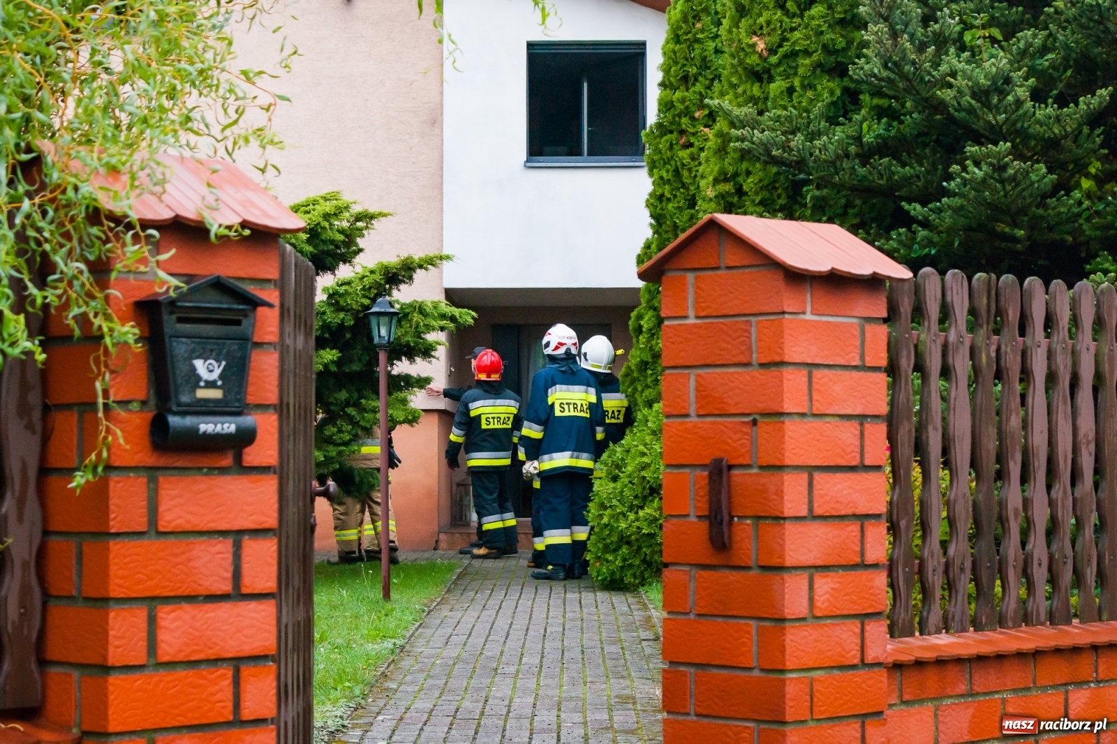 Zdjęcie w galerii na portalu naszraciborz.pl: Piorun uderzył w posesję w Kobyli [FOTO] wiadomości z regionu