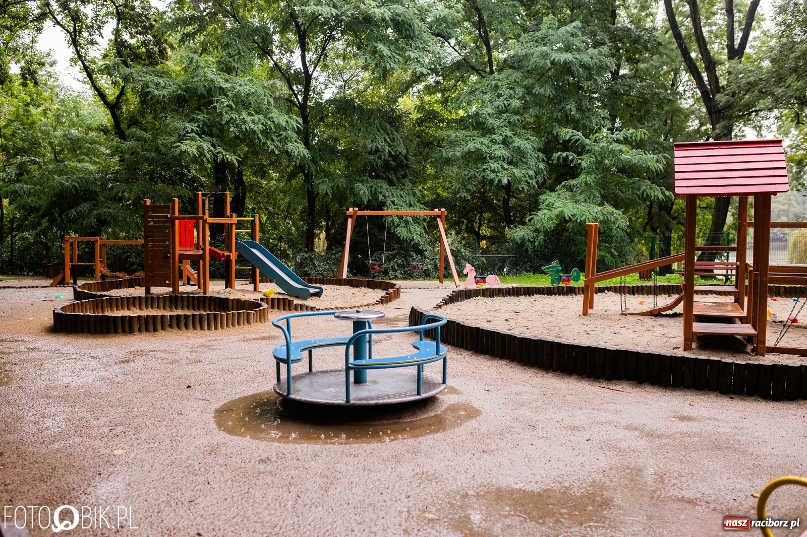 Zdjęcie w galerii na portalu naszraciborz.pl: Fontanny, poidełka, strumyk i kolorowe światła. Taki może być park m. Roth przyszłości  wiadomości z regionu