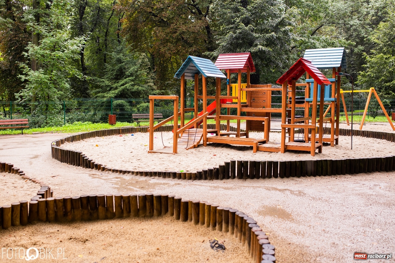 Zdjęcie w galerii na portalu naszraciborz.pl: Fontanny, poidełka, strumyk i kolorowe światła. Taki może być park m. Roth przyszłości  wiadomości z regionu