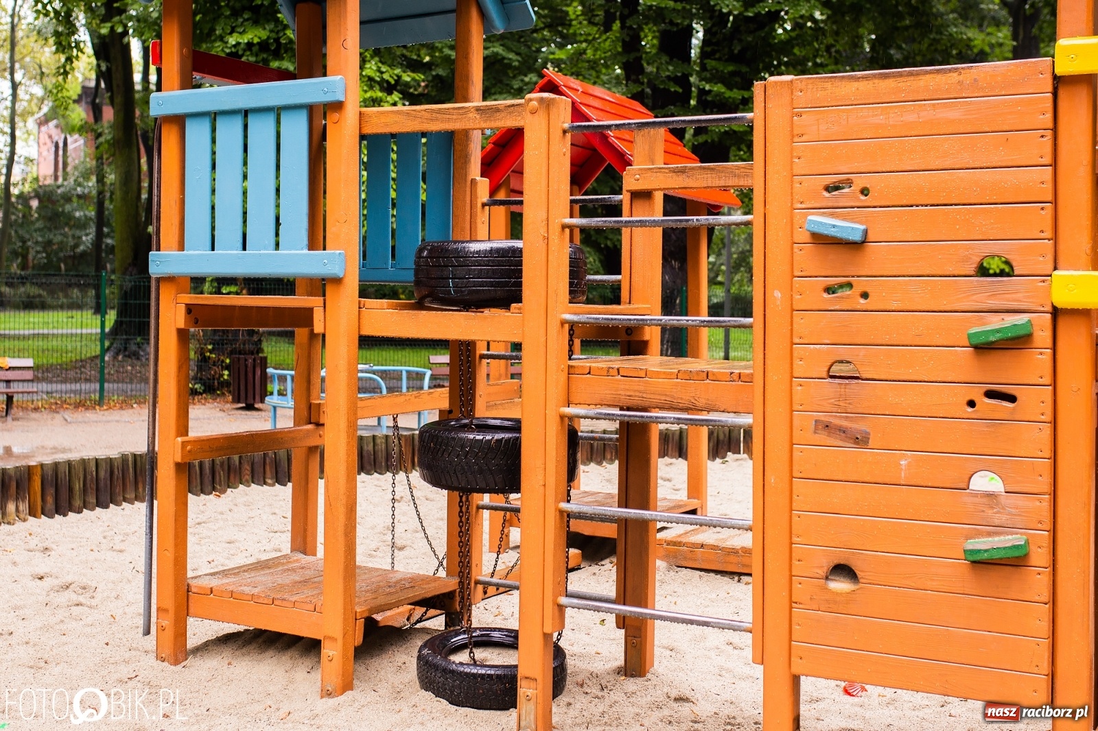 Zdjęcie w galerii na portalu naszraciborz.pl: Fontanny, poidełka, strumyk i kolorowe światła. Taki może być park m. Roth przyszłości  wiadomości z regionu