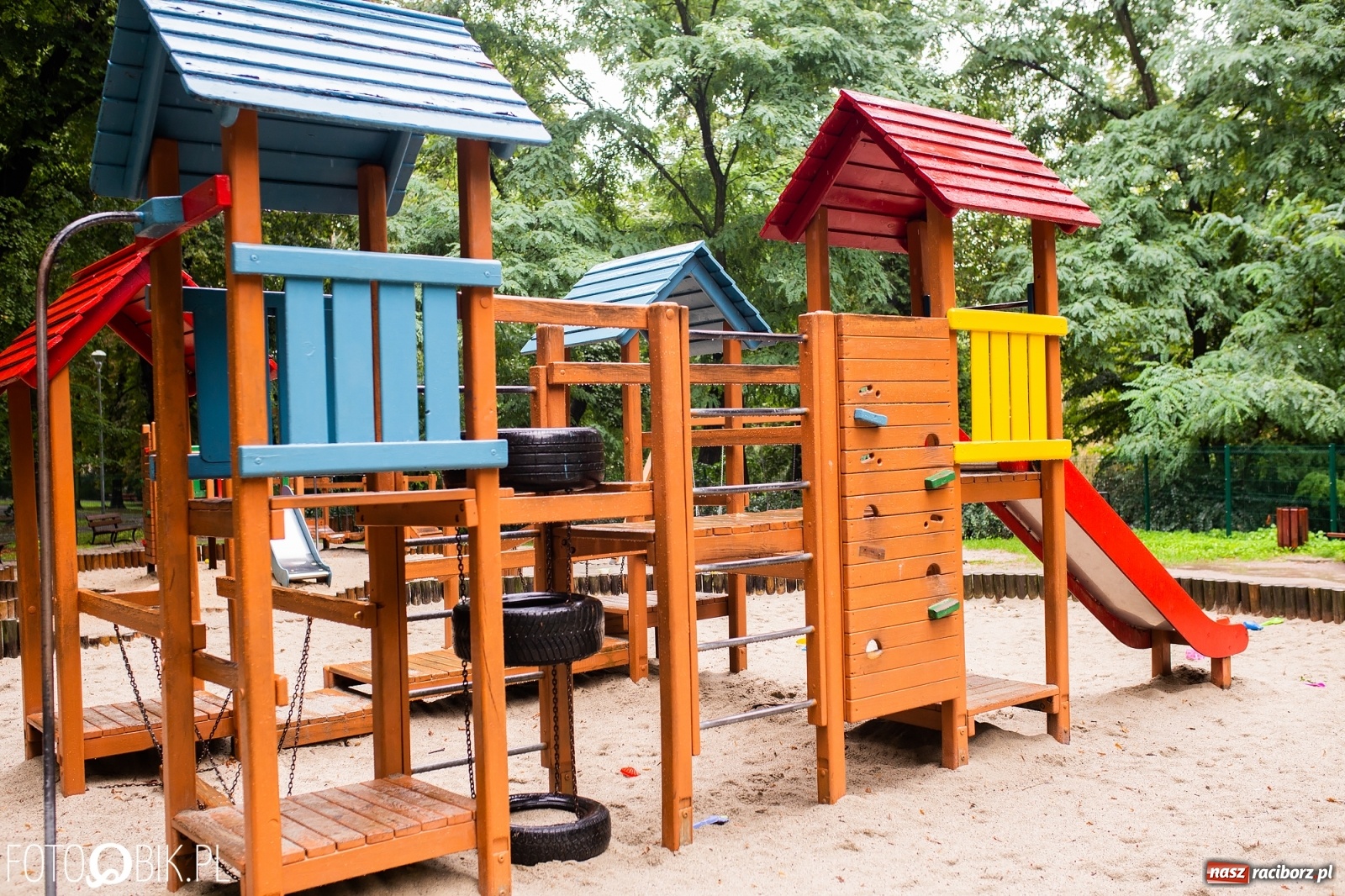 Zdjęcie w galerii na portalu naszraciborz.pl: Fontanny, poidełka, strumyk i kolorowe światła. Taki może być park m. Roth przyszłości  wiadomości z regionu