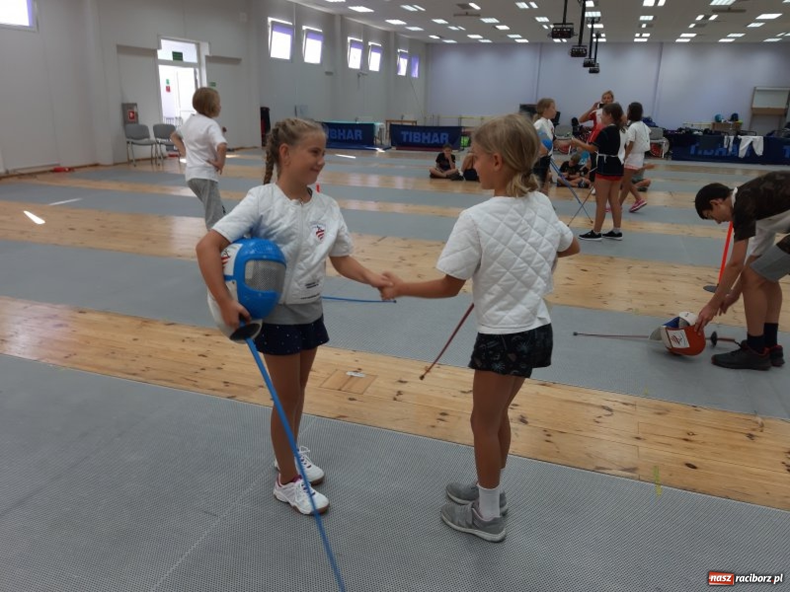 Zdjęcie w galerii na portalu naszraciborz.pl: Zapasy, szermierka i survival. Raciborzanie i opawianie w Cetniewie  [FOTO] wiadomości z regionu