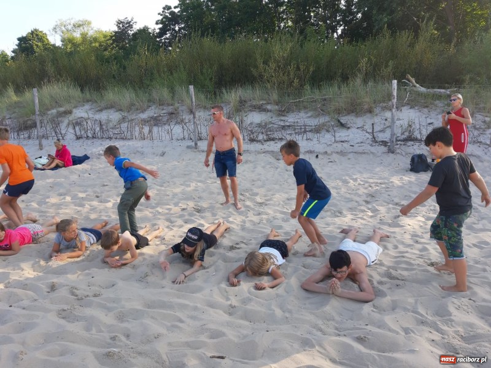 Zdjęcie w galerii na portalu naszraciborz.pl: Zapasy, szermierka i survival. Raciborzanie i opawianie w Cetniewie  [FOTO] wiadomości z regionu