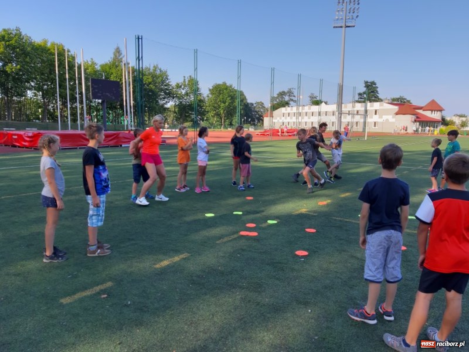 Zdjęcie w galerii na portalu naszraciborz.pl: Zapasy, szermierka i survival. Raciborzanie i opawianie w Cetniewie  [FOTO] wiadomości z regionu