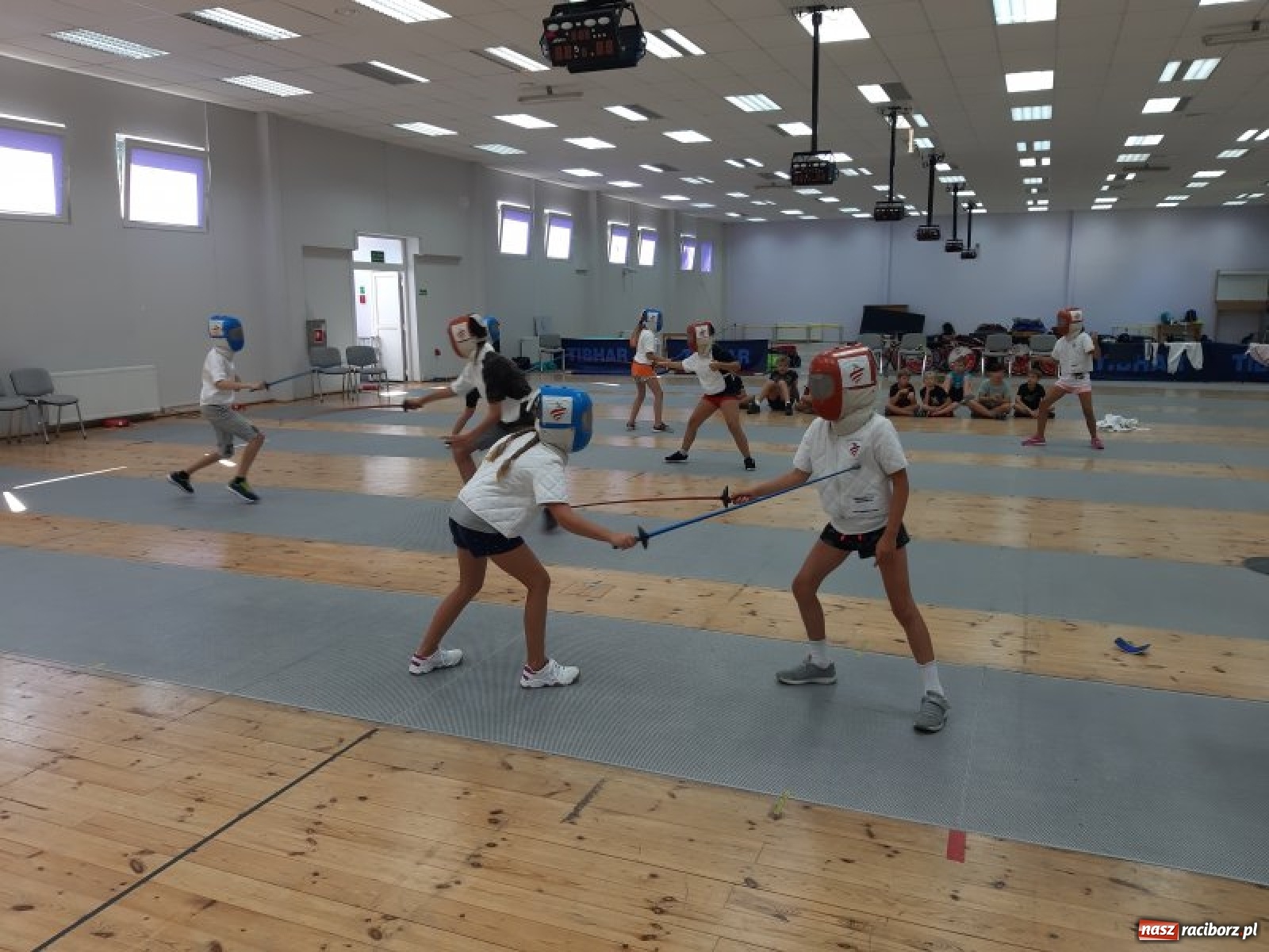 Zdjęcie w galerii na portalu naszraciborz.pl: Zapasy, szermierka i survival. Raciborzanie i opawianie w Cetniewie  [FOTO] wiadomości z regionu