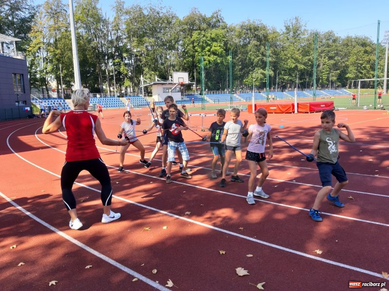 Zdjęcie w galerii na portalu naszraciborz.pl: Zapasy, szermierka i survival. Raciborzanie i opawianie w Cetniewie  [FOTO] wiadomości z regionu