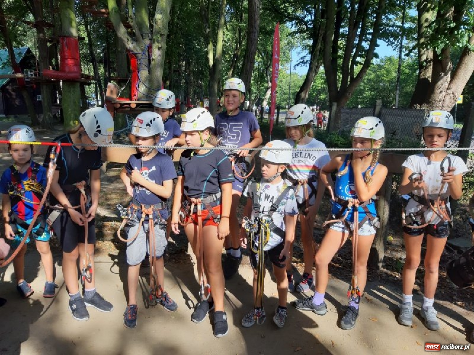 Zdjęcie w galerii na portalu naszraciborz.pl: Zapasy, szermierka i survival. Raciborzanie i opawianie w Cetniewie  [FOTO] wiadomości z regionu