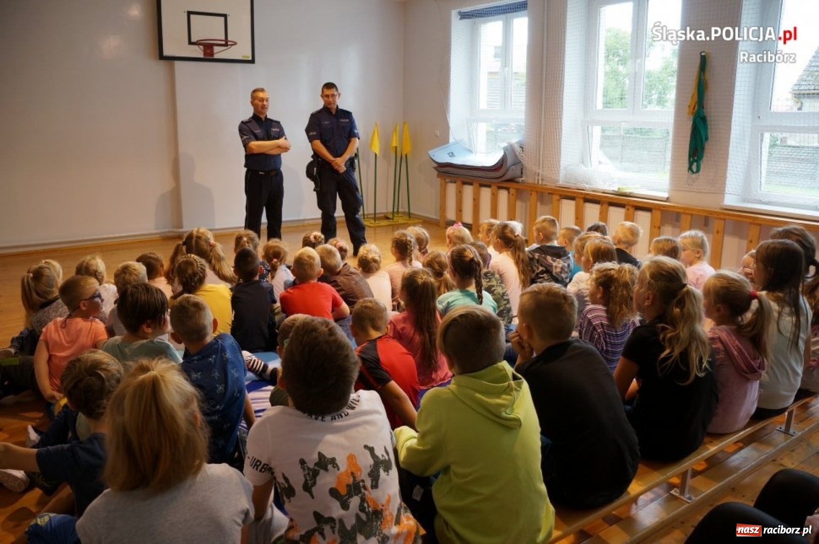 Zdjęcie w galerii na portalu naszraciborz.pl: Raciborscy policjanci o bezpieczeństwie w drodze do szkoły wiadomości z regionu