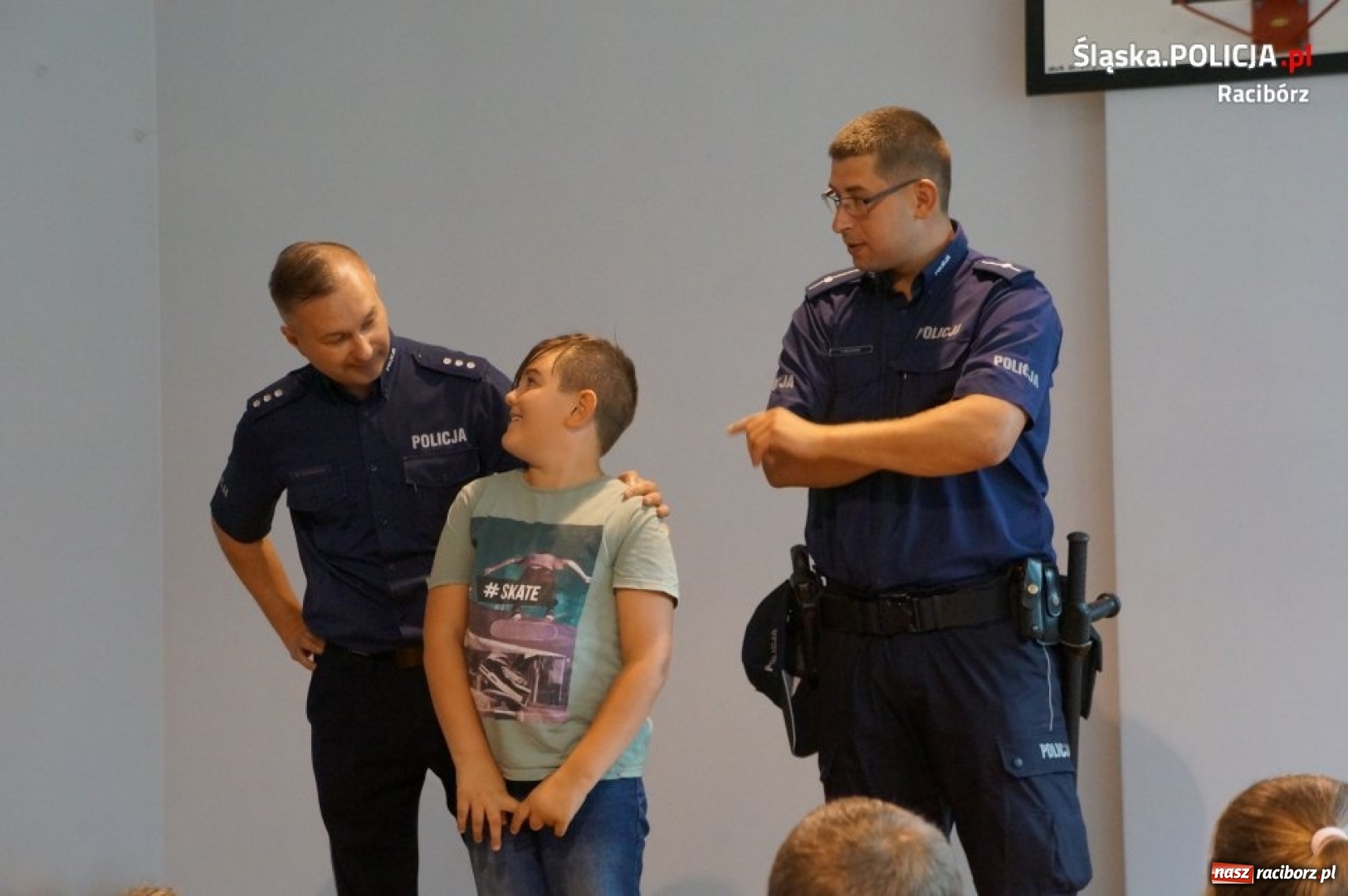 Zdjęcie w galerii na portalu naszraciborz.pl: Raciborscy policjanci o bezpieczeństwie w drodze do szkoły wiadomości z regionu