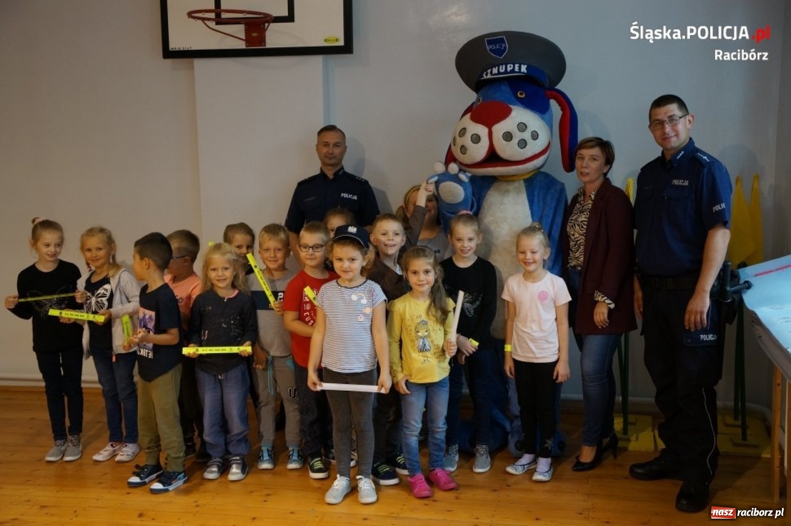 Zdjęcie w galerii na portalu naszraciborz.pl: Raciborscy policjanci o bezpieczeństwie w drodze do szkoły wiadomości z regionu