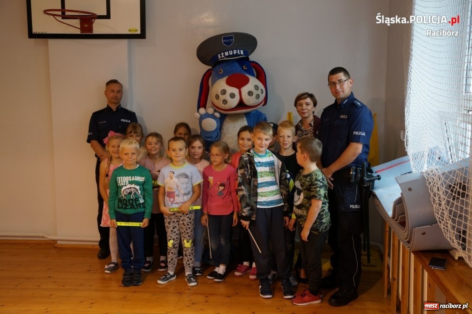 Zdjęcie w galerii na portalu naszraciborz.pl: Raciborscy policjanci o bezpieczeństwie w drodze do szkoły wiadomości z regionu