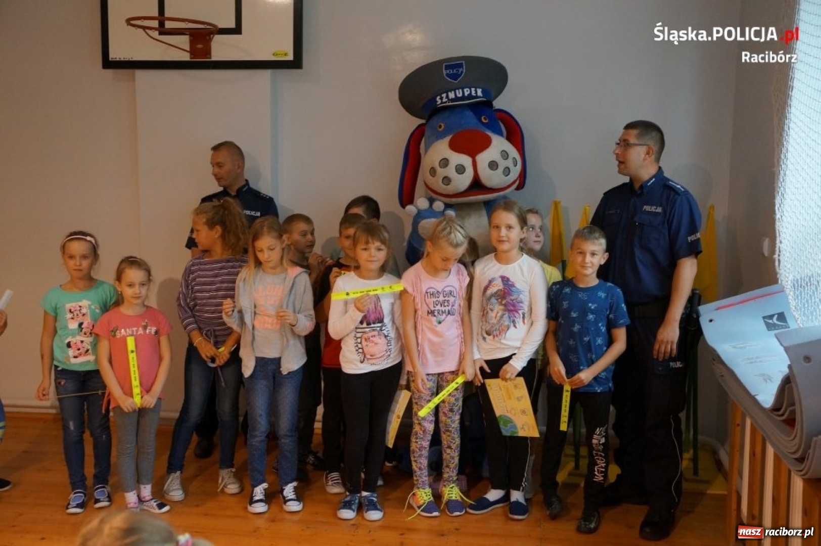 Zdjęcie w galerii na portalu naszraciborz.pl: Raciborscy policjanci o bezpieczeństwie w drodze do szkoły wiadomości z regionu