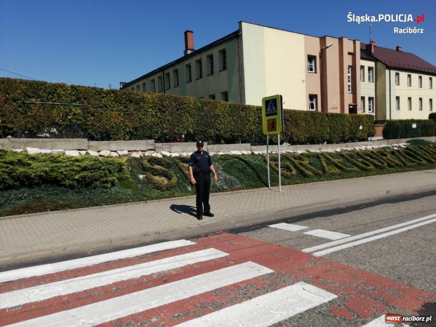 Zdjęcie w galerii na portalu naszraciborz.pl: Raciborscy policjanci o bezpieczeństwie w drodze do szkoły wiadomości z regionu