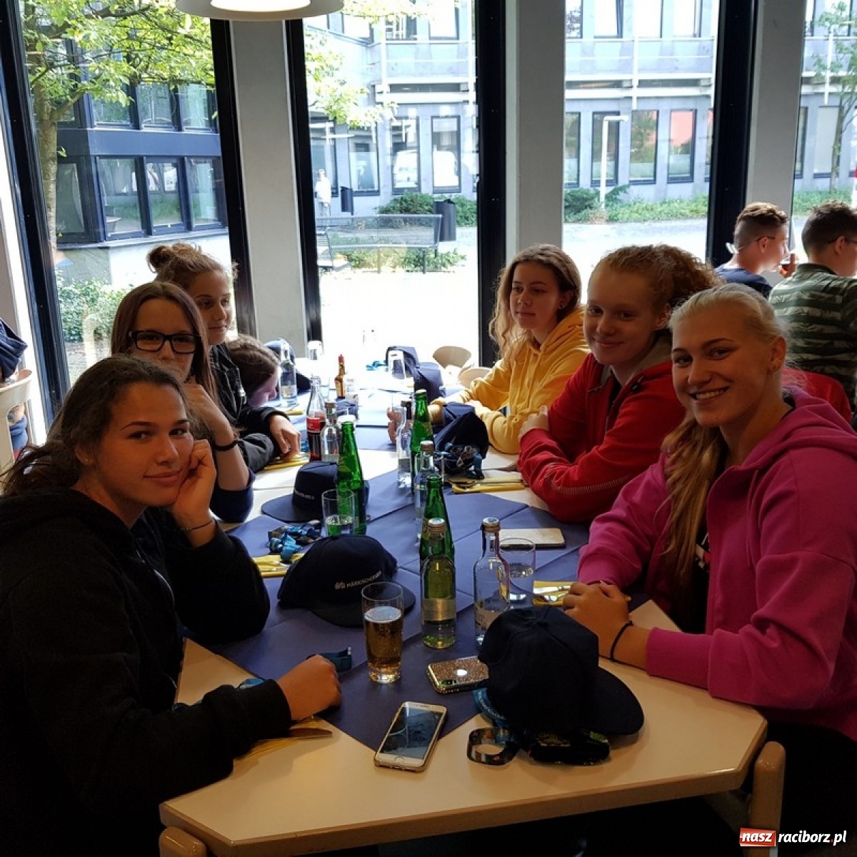 Zdjęcie w galerii na portalu naszraciborz.pl: Zawodnicy Victorii na podium mityngu pływackiego w Werdohl [FOTO] wiadomości z regionu