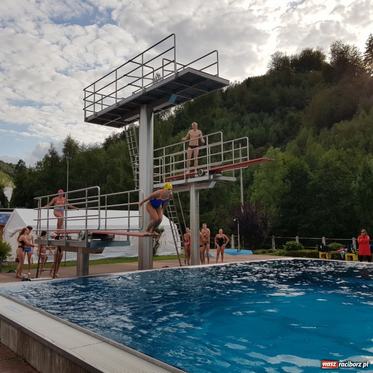 Zdjęcie w galerii na portalu naszraciborz.pl: Zawodnicy Victorii na podium mityngu pływackiego w Werdohl [FOTO] wiadomości z regionu