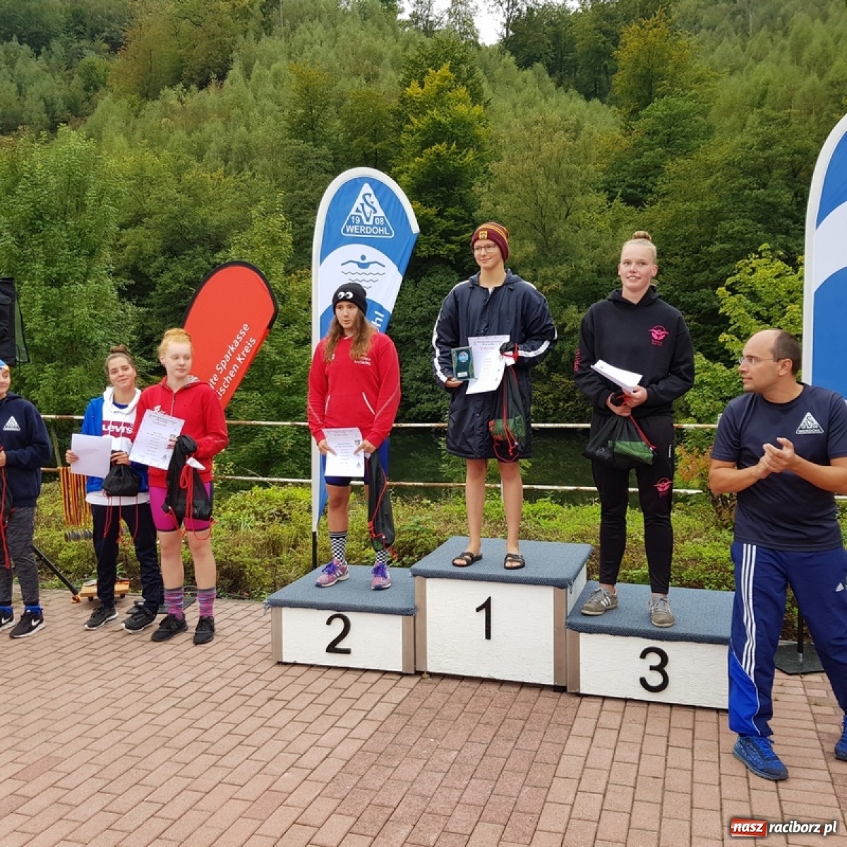 Zdjęcie w galerii na portalu naszraciborz.pl: Zawodnicy Victorii na podium mityngu pływackiego w Werdohl [FOTO] wiadomości z regionu