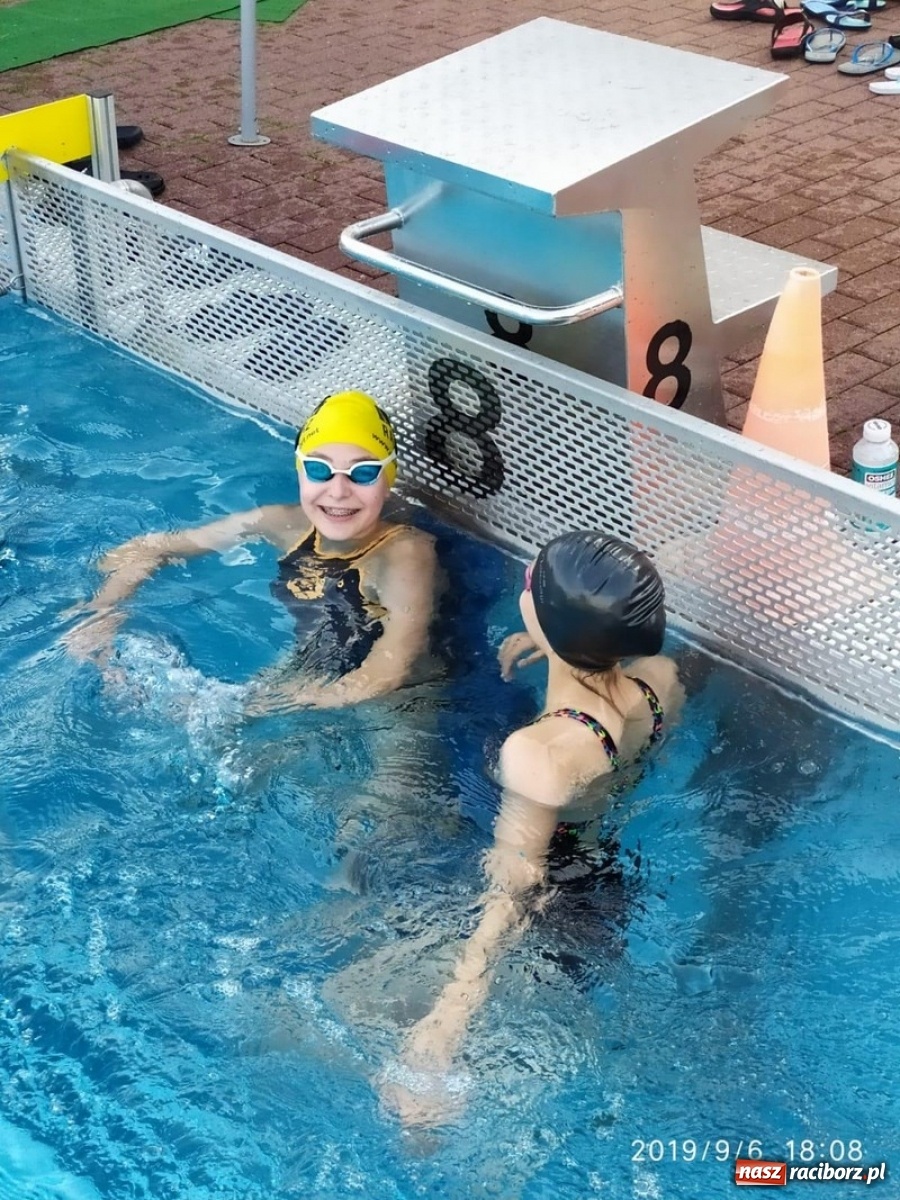 Zdjęcie w galerii na portalu naszraciborz.pl: Zawodnicy Victorii na podium mityngu pływackiego w Werdohl [FOTO] wiadomości z regionu