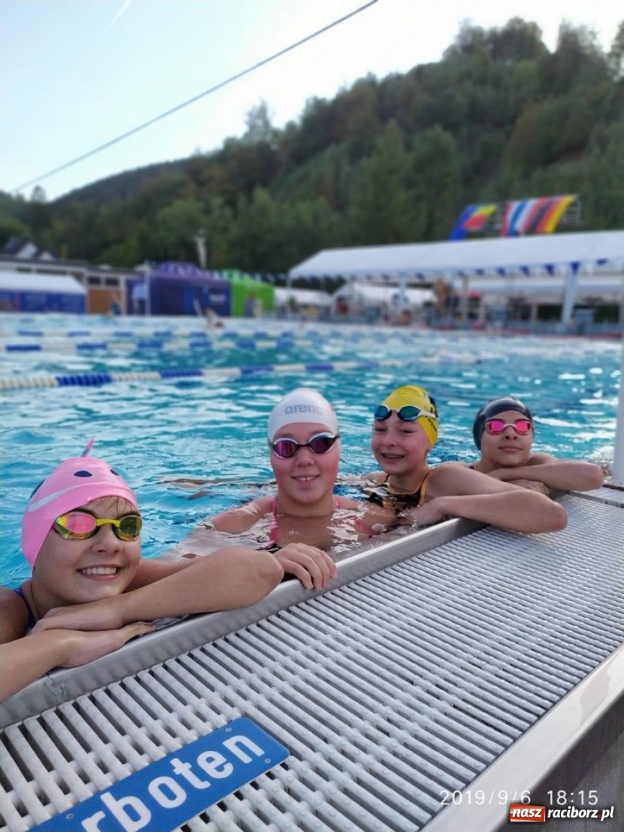 Zdjęcie w galerii na portalu naszraciborz.pl: Zawodnicy Victorii na podium mityngu pływackiego w Werdohl [FOTO] wiadomości z regionu