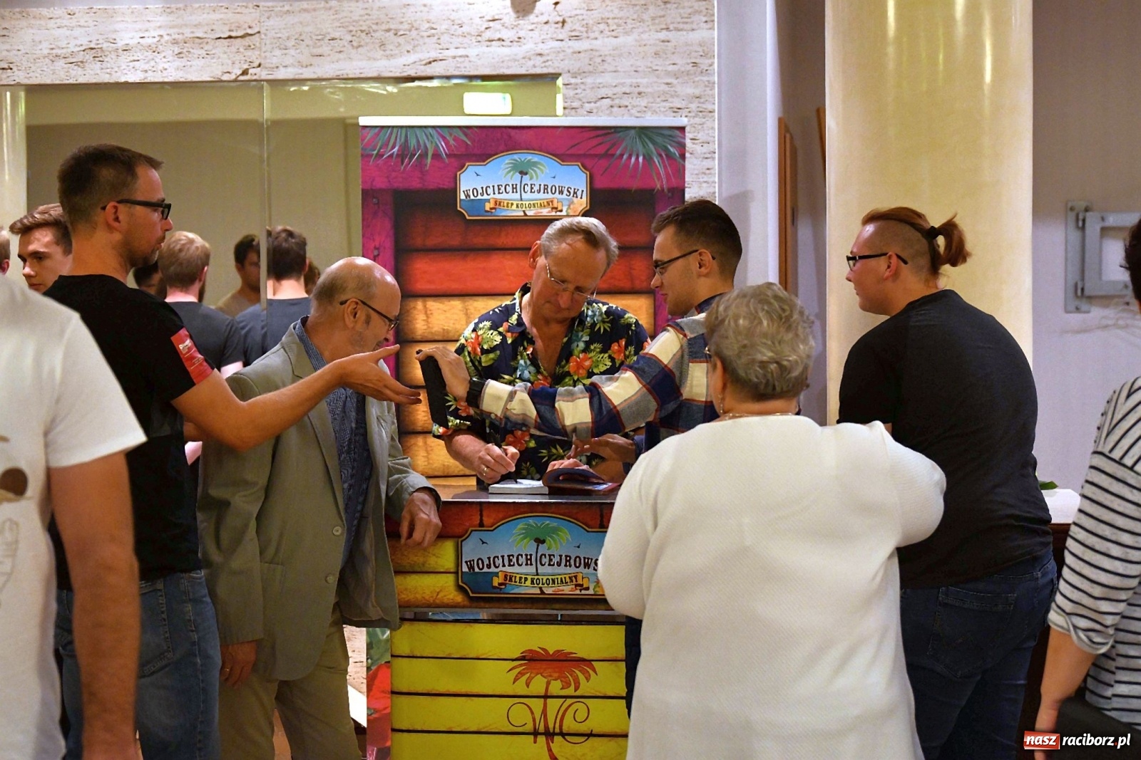 Zdjęcie w galerii na portalu naszraciborz.pl: Prawo dżungli. Wojciech Cejrowski w Raciborzu [FOTO] wiadomości z regionu