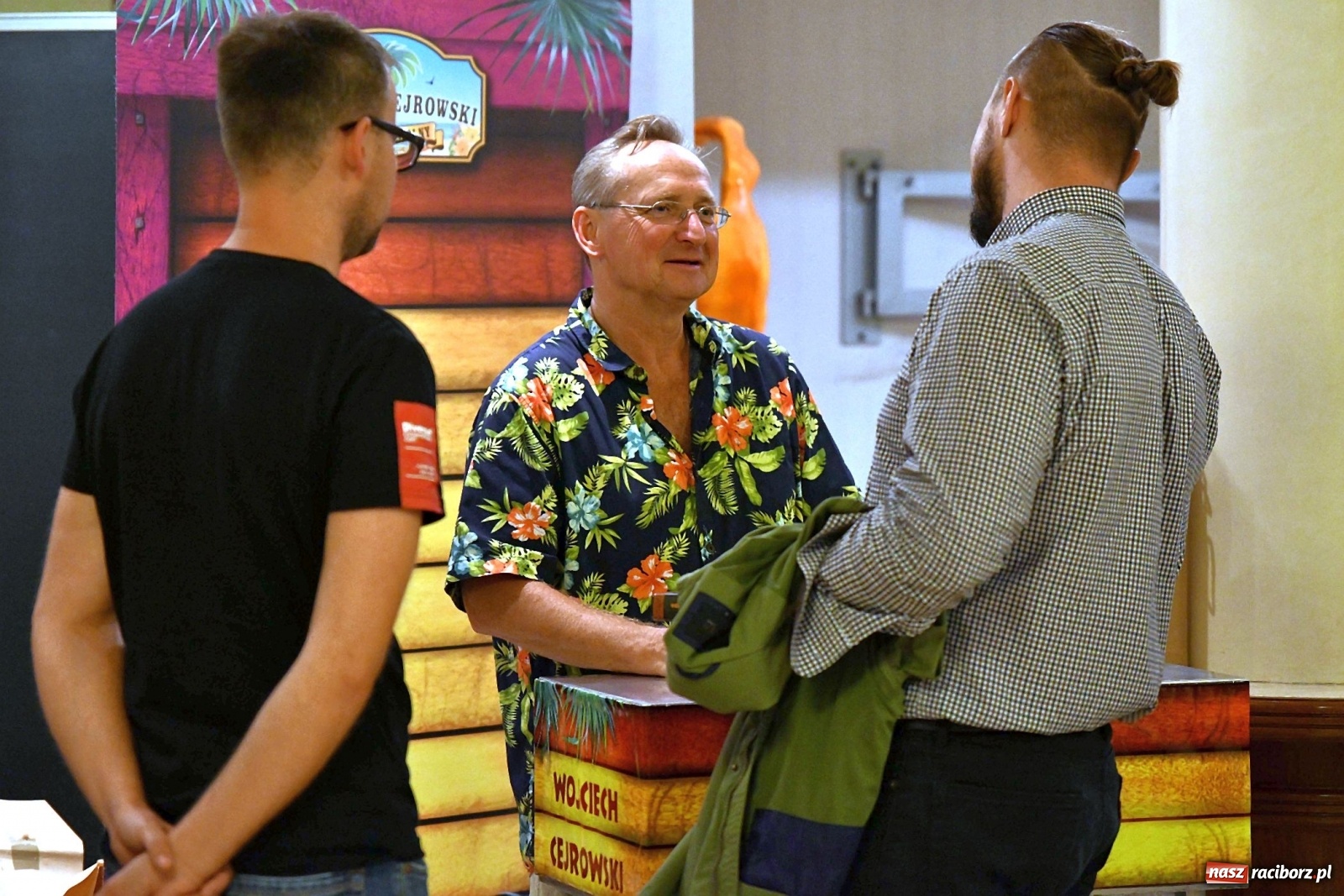 Zdjęcie w galerii na portalu naszraciborz.pl: Prawo dżungli. Wojciech Cejrowski w Raciborzu [FOTO] wiadomości z regionu
