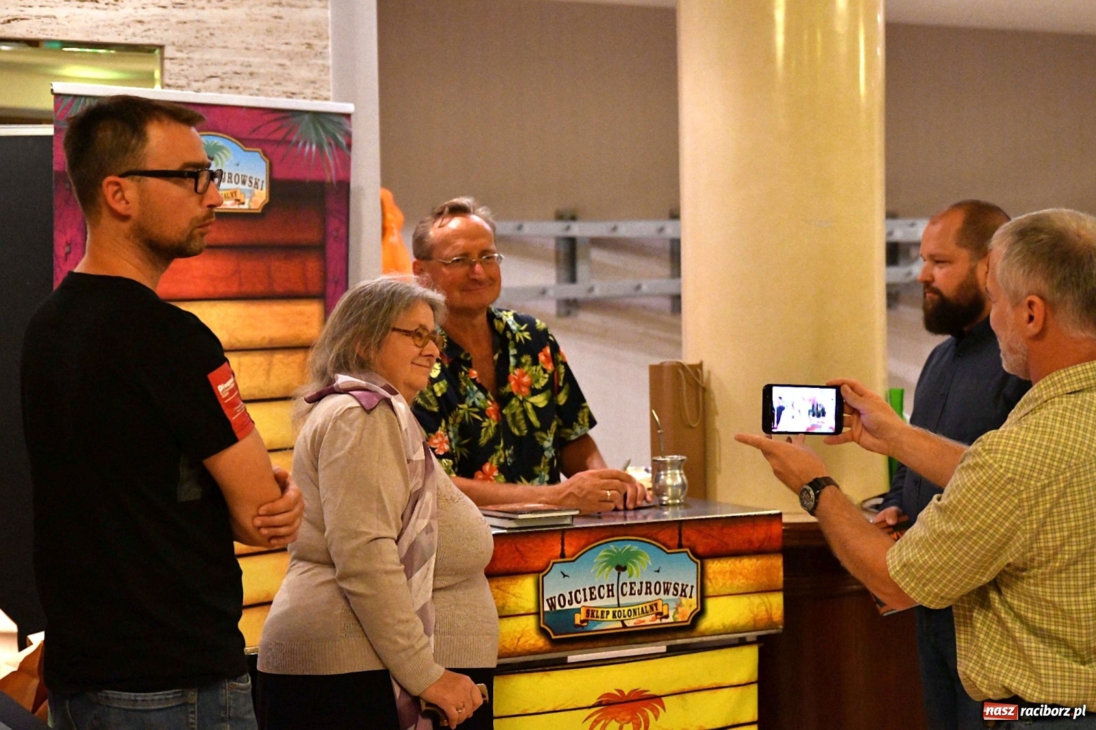 Zdjęcie w galerii na portalu naszraciborz.pl: Prawo dżungli. Wojciech Cejrowski w Raciborzu [FOTO] wiadomości z regionu