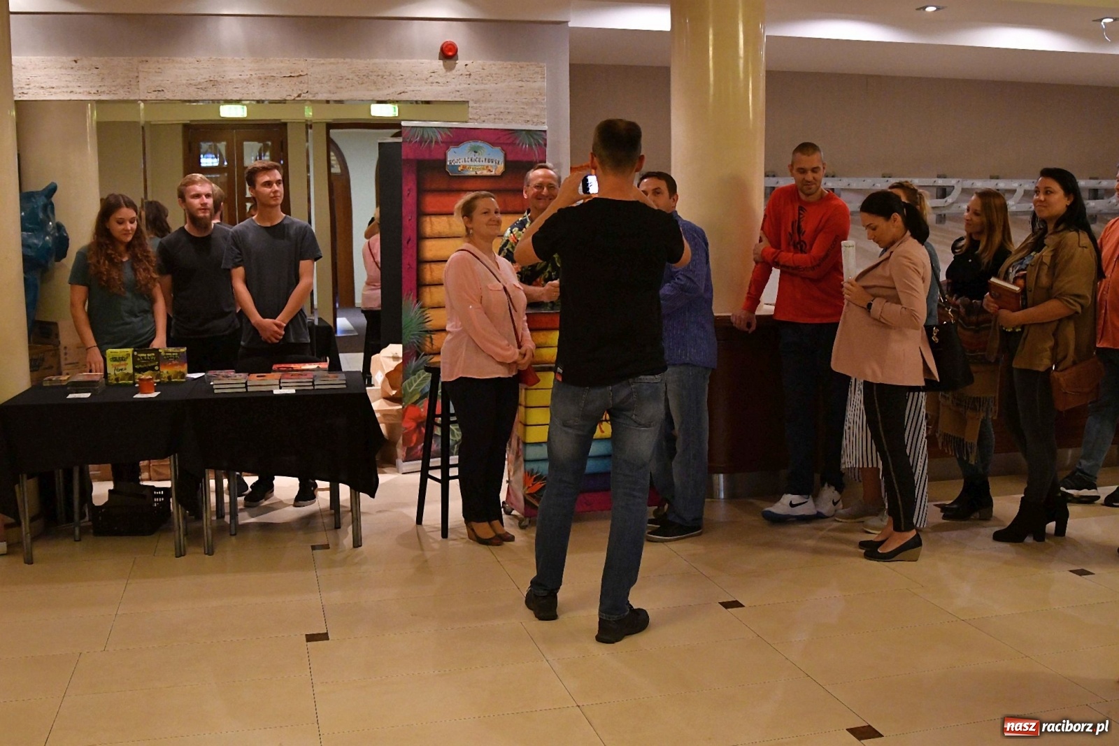 Zdjęcie w galerii na portalu naszraciborz.pl: Prawo dżungli. Wojciech Cejrowski w Raciborzu [FOTO] wiadomości z regionu