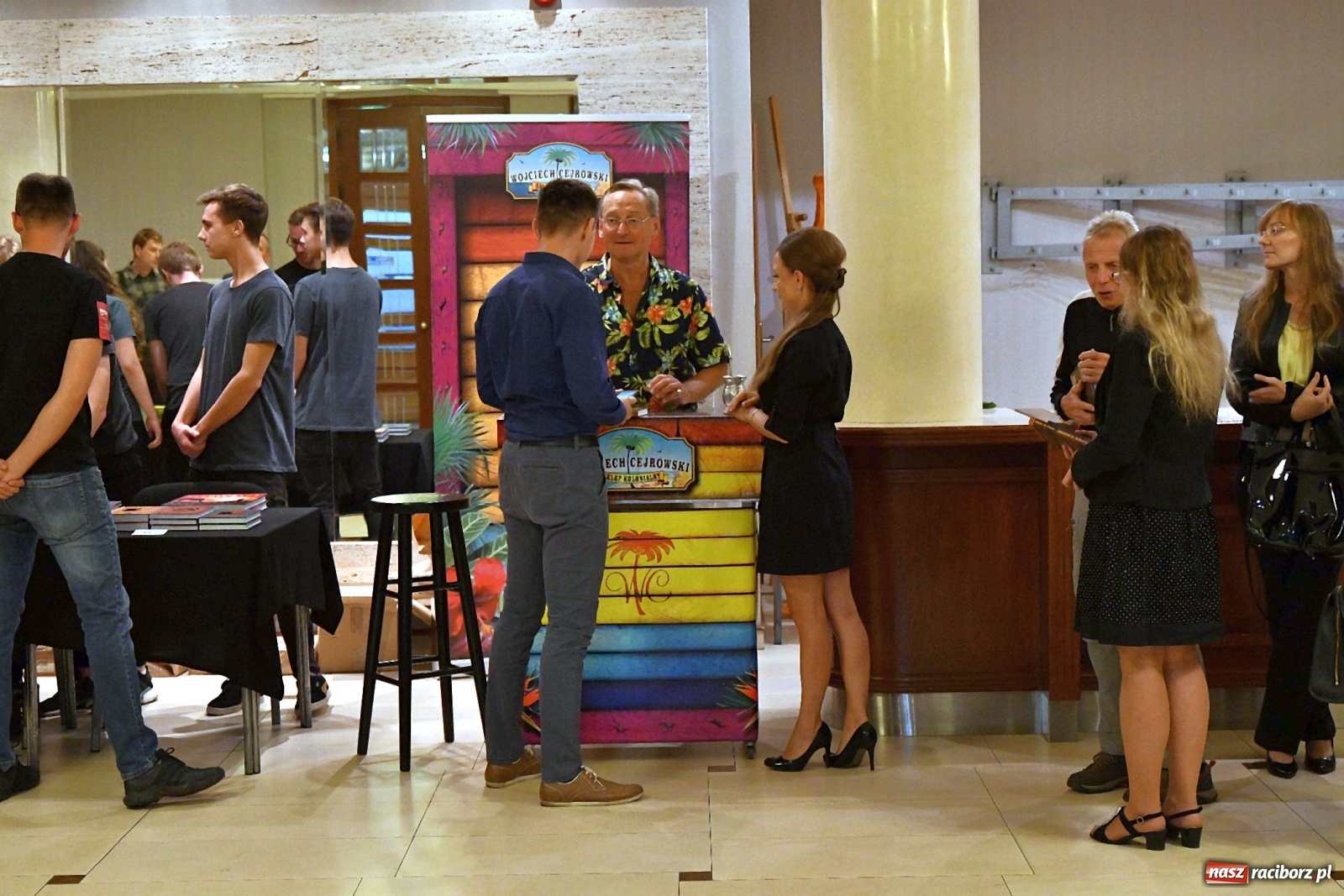 Zdjęcie w galerii na portalu naszraciborz.pl: Prawo dżungli. Wojciech Cejrowski w Raciborzu [FOTO] wiadomości z regionu