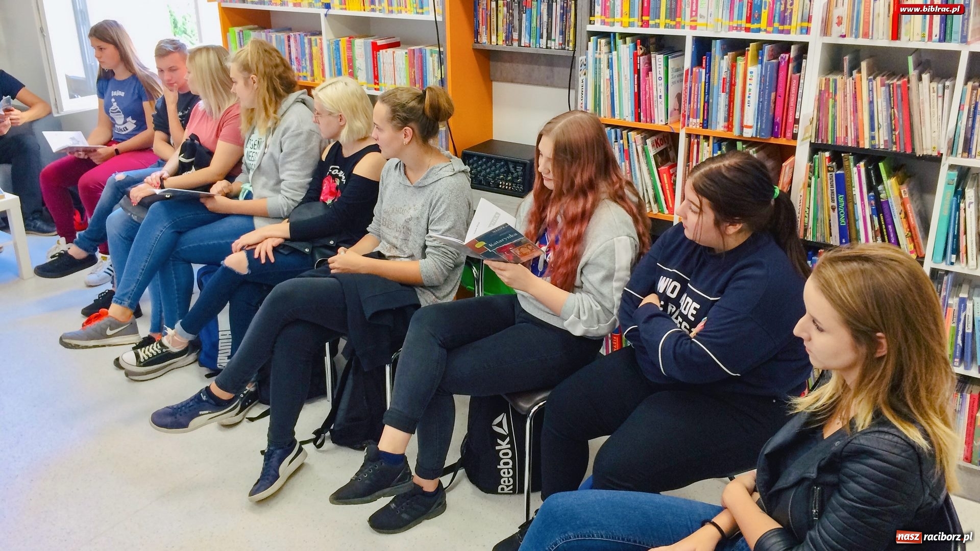 Zdjęcie w galerii na portalu naszraciborz.pl: Narodowe Czytanie 2019. Racibórz wybrał Katarynkę wiadomości z regionu