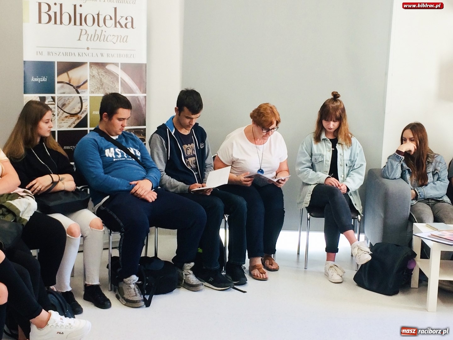 Zdjęcie w galerii na portalu naszraciborz.pl: Narodowe Czytanie 2019. Racibórz wybrał Katarynkę wiadomości z regionu