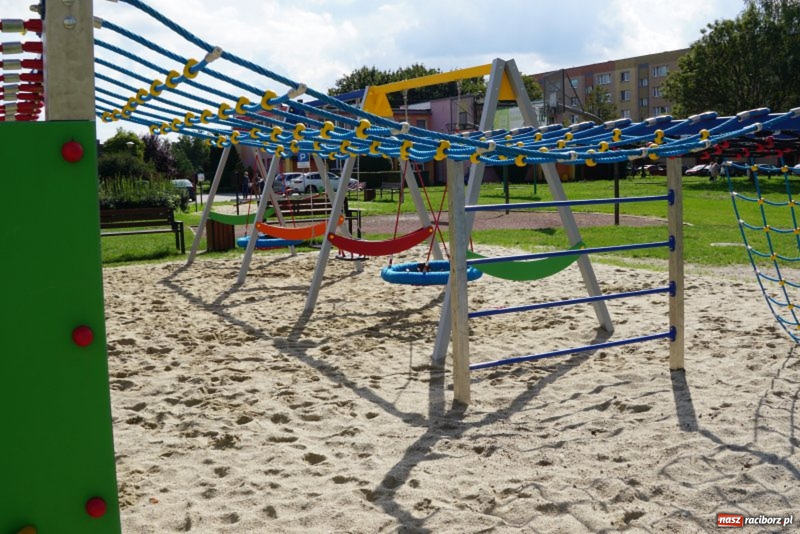 Zdjęcie w galerii na portalu naszraciborz.pl: W Raciborzu powstał nowy plac zabaw [FOTO] wiadomości z regionu