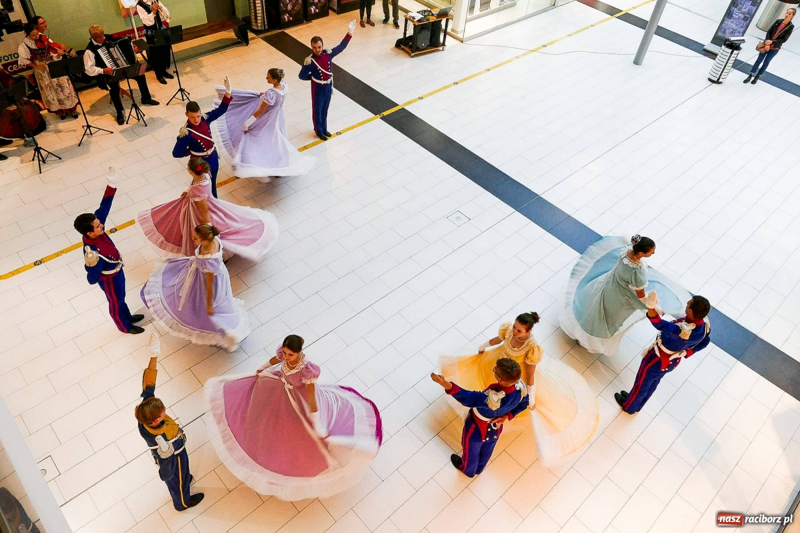 Zdjęcie w galerii na portalu naszraciborz.pl: ZPiT Strzecha. Z przytupem w nowy sezon artystyczny [FOTO] wiadomości z regionu
