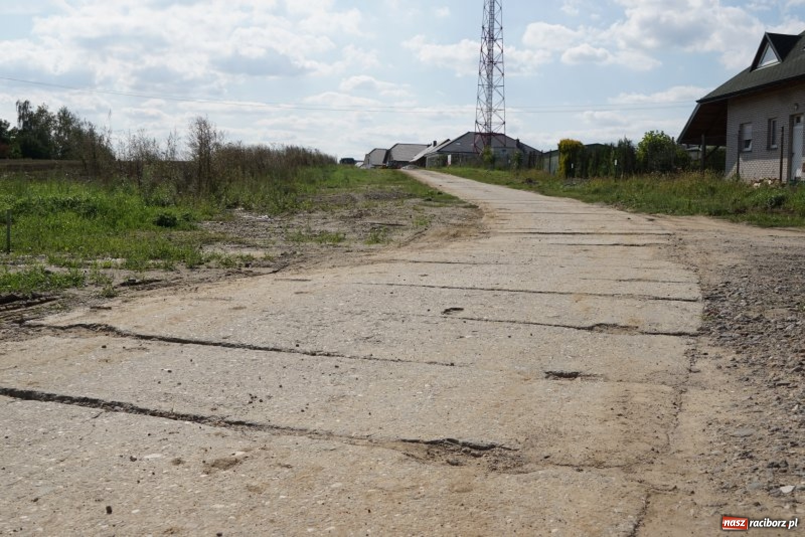 Zdjęcie w galerii na portalu naszraciborz.pl: Asfalt w miejsce betonowych płyt. Chorwacka i Bojanowska z dofinansowaniem  wiadomości z regionu