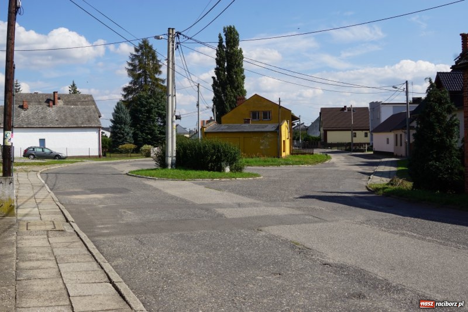 Zdjęcie w galerii na portalu naszraciborz.pl: Asfalt w miejsce betonowych płyt. Chorwacka i Bojanowska z dofinansowaniem  wiadomości z regionu