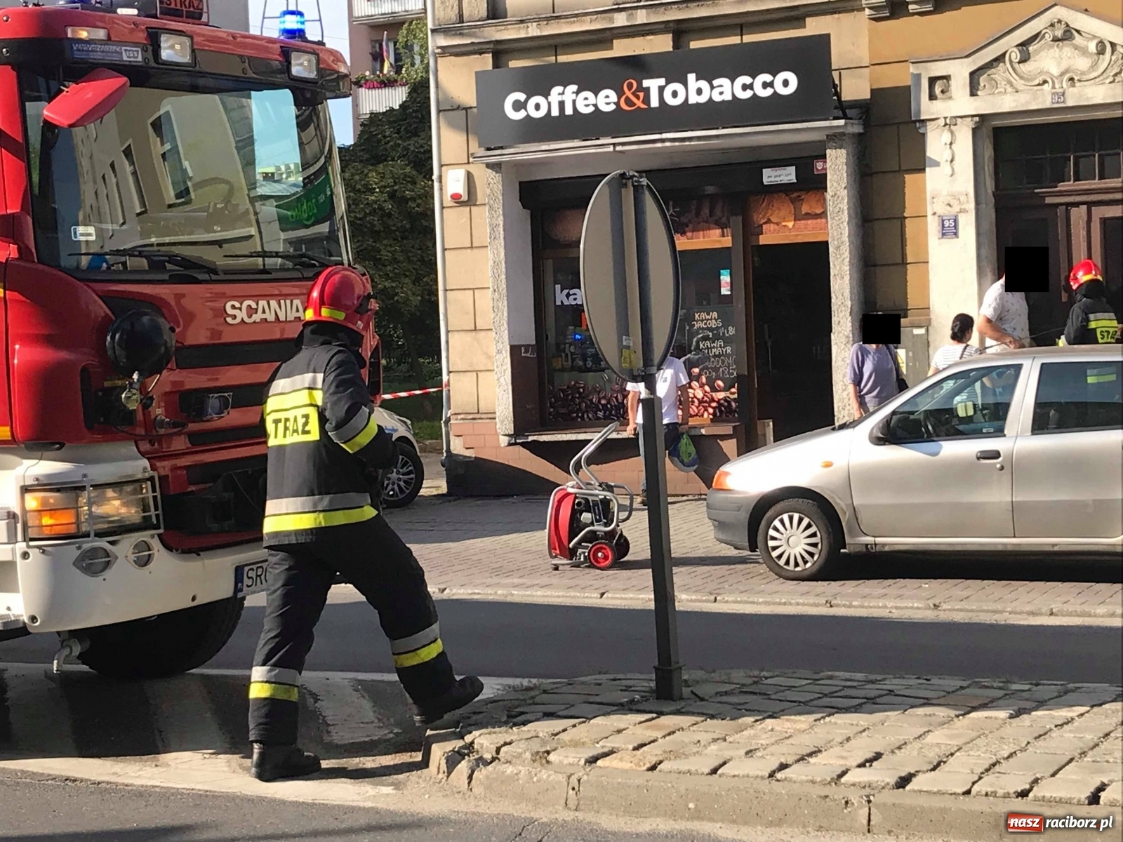 Zdjęcie w galerii na portalu naszraciborz.pl: Dwa wyjazdy pod rząd. Straż na Żorskiej i Opawskiej  wiadomości z regionu
