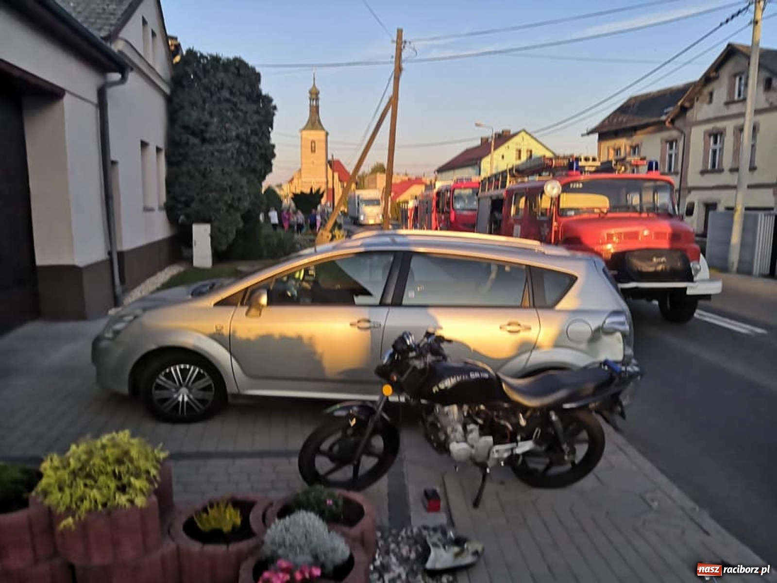 Zdjęcie w galerii na portalu naszraciborz.pl: Sporna kolizja w Pietrowicach Wielkich  wiadomości z regionu