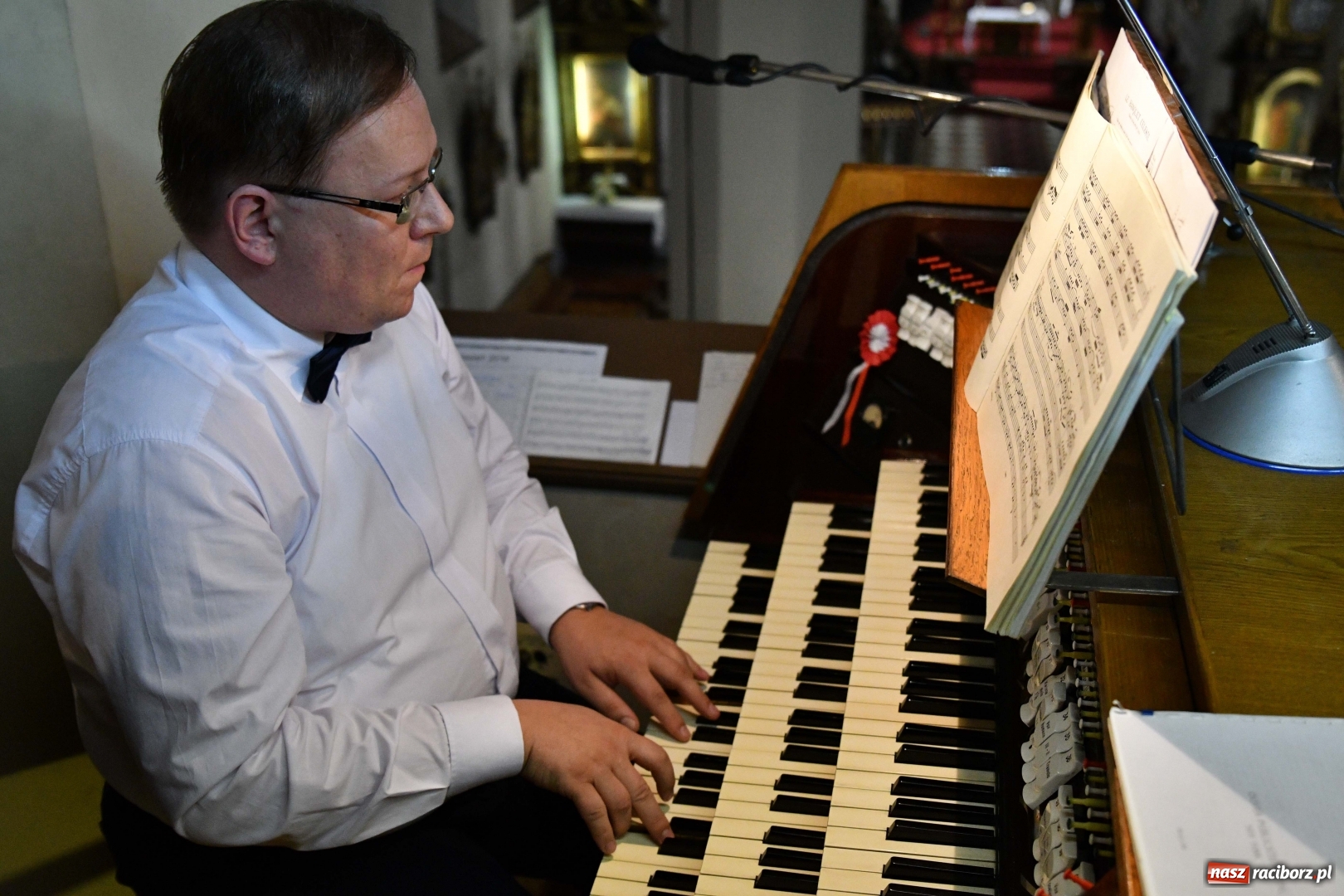 Zdjęcie w galerii na portalu naszraciborz.pl: Dni Muzyki Organowej. Arkadiusz Popławski wystąpił w kościele farnym  wiadomości z regionu