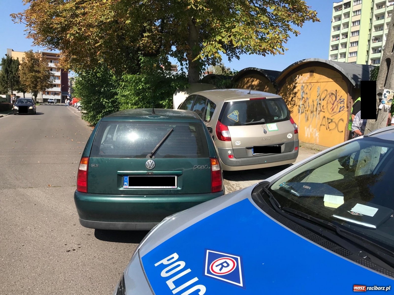 Zdjęcie w galerii na portalu naszraciborz.pl: Polo wjechało w renault na Wczasowej [FOTO] wiadomości z regionu