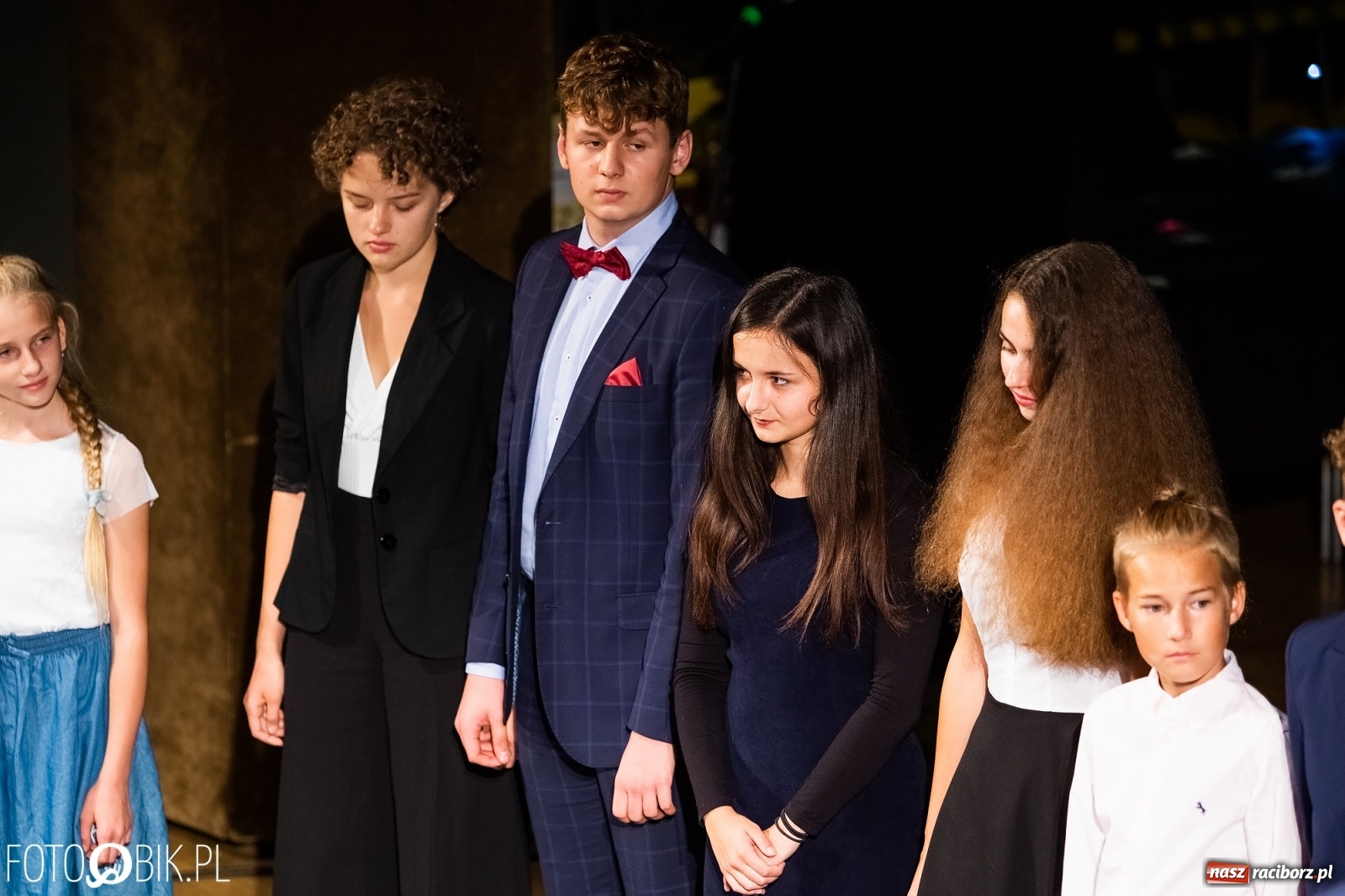 Zdjęcie w galerii na portalu naszraciborz.pl: Prymusi z Raciborza odebrali stypendia. Prezydent całował młode damy w dłoń [FOTO i WIDEO] wiadomości z regionu