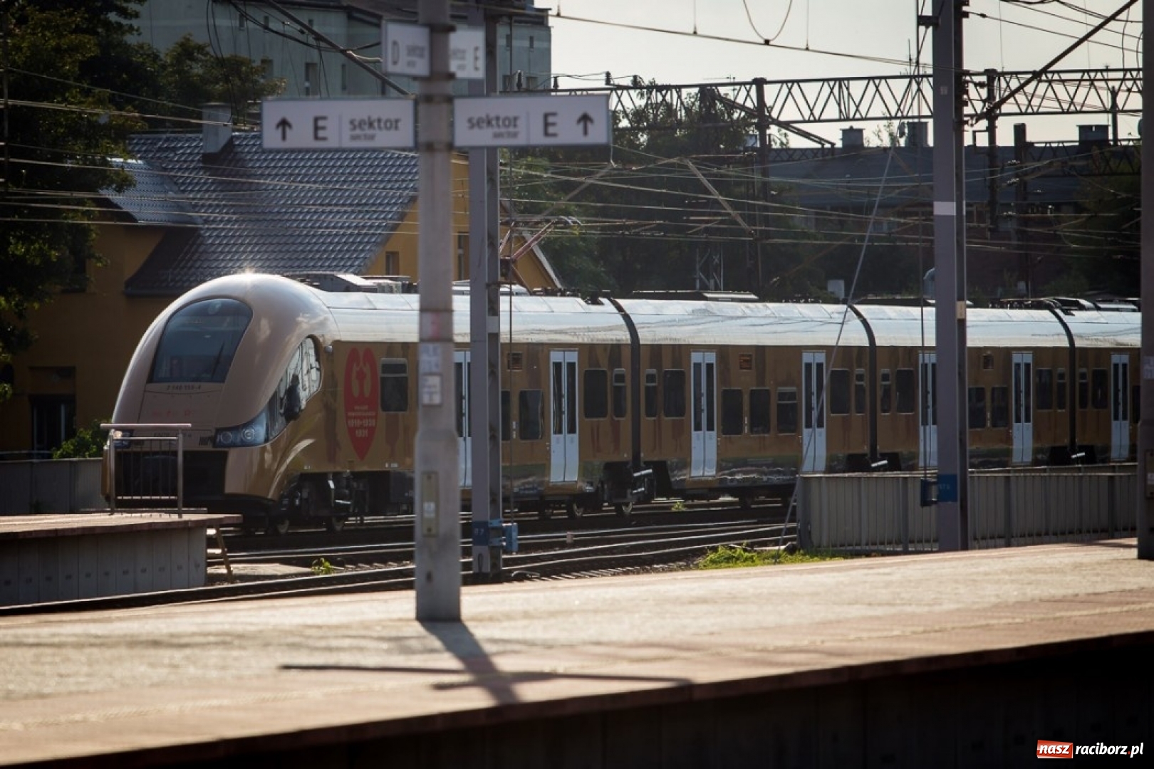 Zdjęcie w galerii na portalu naszraciborz.pl: Powstaniec Śląski wyruszył w trasę [FOTO] wiadomości z regionu