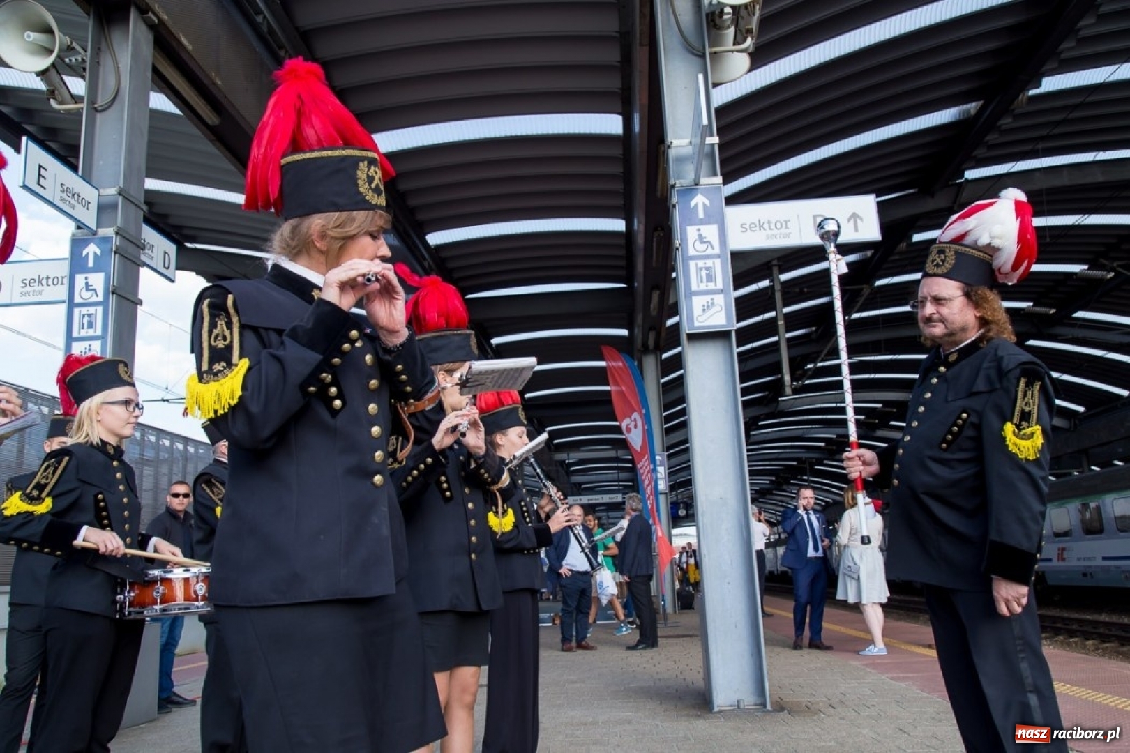 Zdjęcie w galerii na portalu naszraciborz.pl: Powstaniec Śląski wyruszył w trasę [FOTO] wiadomości z regionu