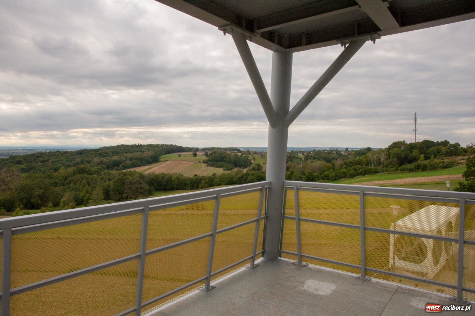 Zdjęcie w galerii na portalu naszraciborz.pl: Wieża widokowa w Pogrzebieniu już otwarta. Zobaczcie, co z niej widać [FOTO]  wiadomości z regionu