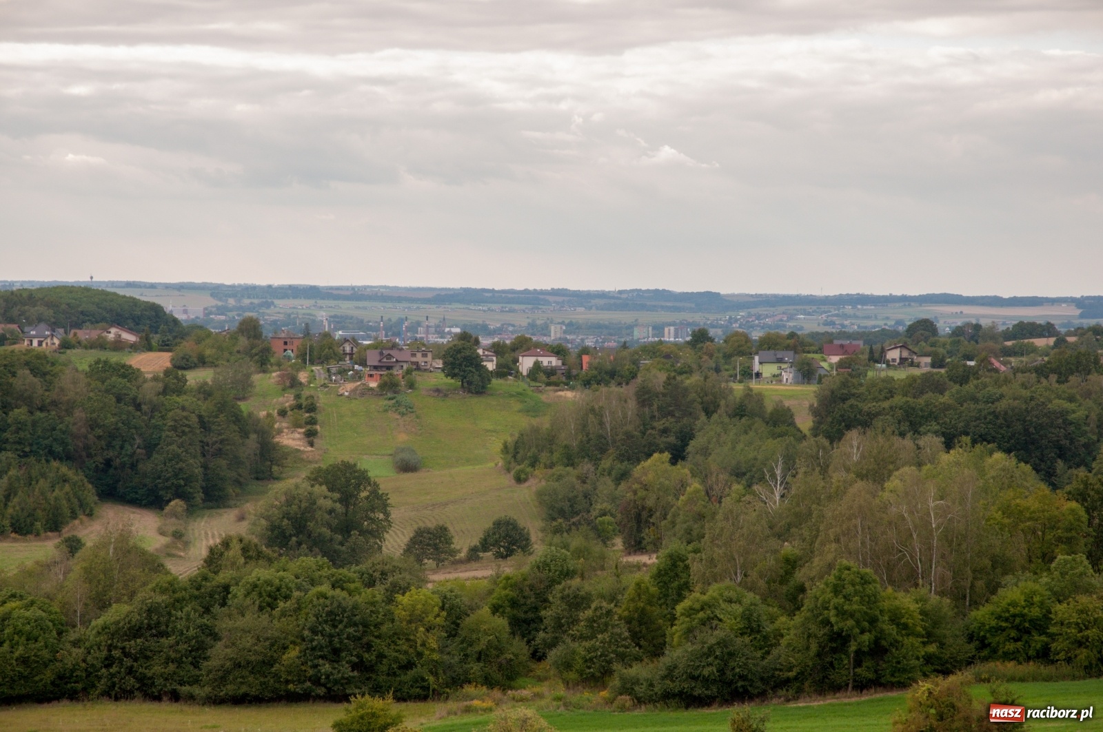 Zdjęcie w galerii na portalu naszraciborz.pl: Wieża widokowa w Pogrzebieniu już otwarta. Zobaczcie, co z niej widać [FOTO]  wiadomości z regionu